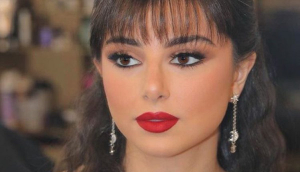 ماريتا ابنة الفنان عاصي الحلاني ترقص الدبكة في تظاهرات لبنان