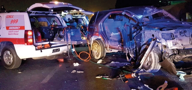 دبي : وفاة طفلة وإصابة 6 أشخاص بتصادم مركبتين في «البرشاء»