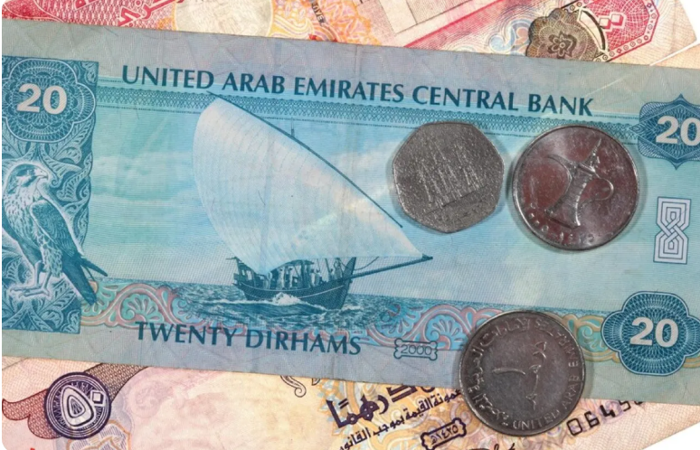 الإمارات والبحرين توقعان اتفاقا لمقايضة الدرهم والدينار