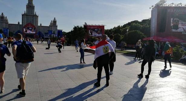 كيف كانت ردود فعل المصريين في موسكو عقب خسارة منتخبهم أمام  روسيا