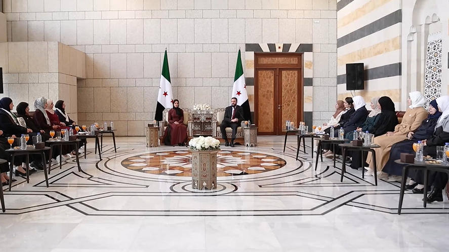 الشرع: زوجتي عاشت معي بـ 49 منزلاً وسكنت معي في المغارات ..  فيديو