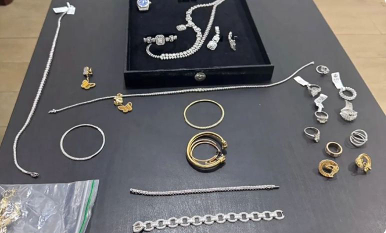 الكويت: ضبط سيدتين سرقتا عقود ألماس من ماركات فاخرة بـ 200 ألف دينار