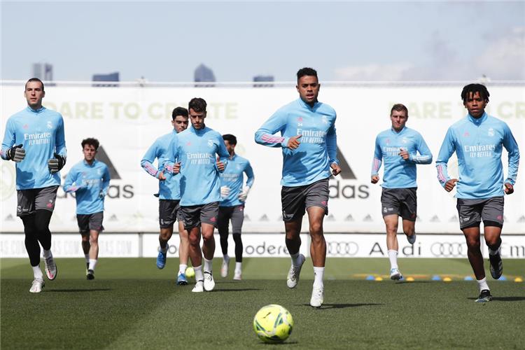 بالصور  ..  لاعبو ريال مدريد يخضعون للكشف الطبي استعدادًا للموسم الجديد