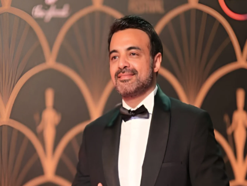هل انفصل عمرو محمود ياسين فنيا عن ياسمين عبد العزيز؟