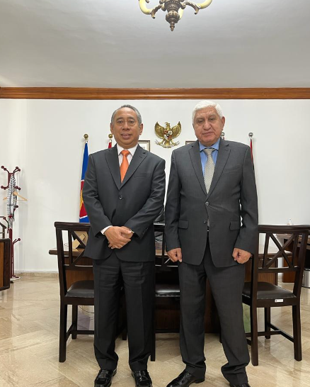 الصداقة البرلمانية تبحث مع السفير الإندونيسي مجمل العلاقات الثنائية بين البلدين 