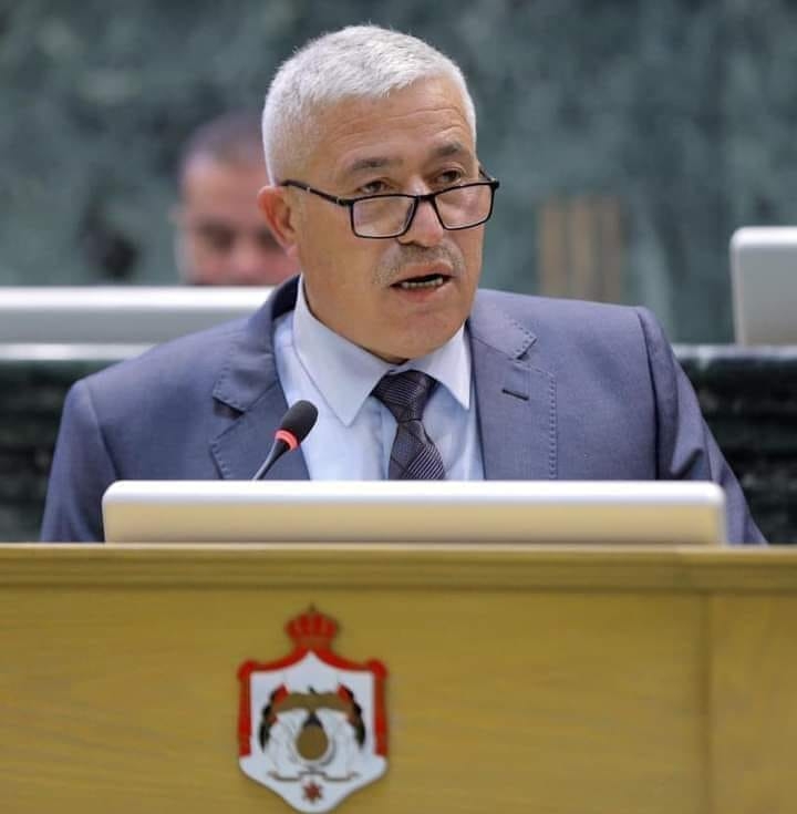النائب الطراونة: حكومة الخصاونة تناكف الشعب الأردني