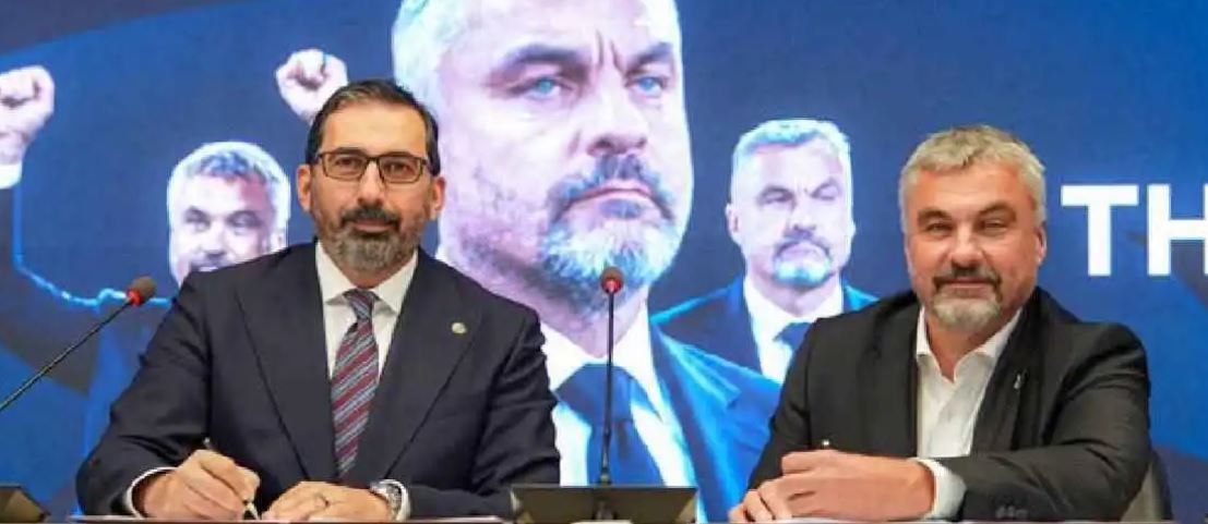 أول تعليق من مدرب طرابزون سبور بشأن وضع محمد صلاح 