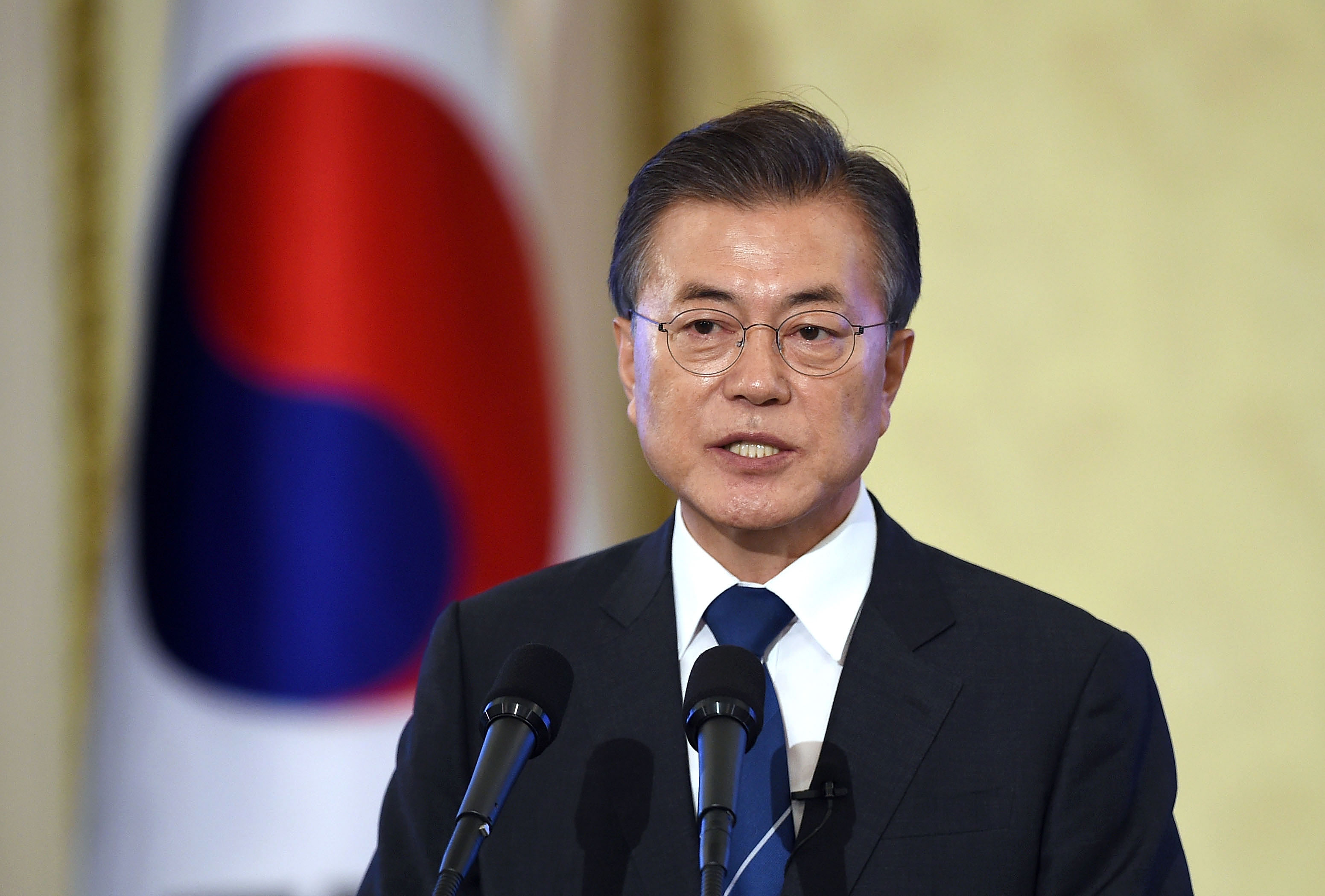 رئيس كوريا الجنوبية يبحث الوضع في أوكرانيا مع مجلس الأمن الوطني لبلاده