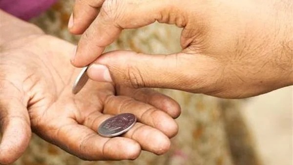 دائرة الإفتاء: المتسولين لا يعطوا من الزكاة ولا يجوز للتجار إخراج الزكاة من البضائع المباعة  