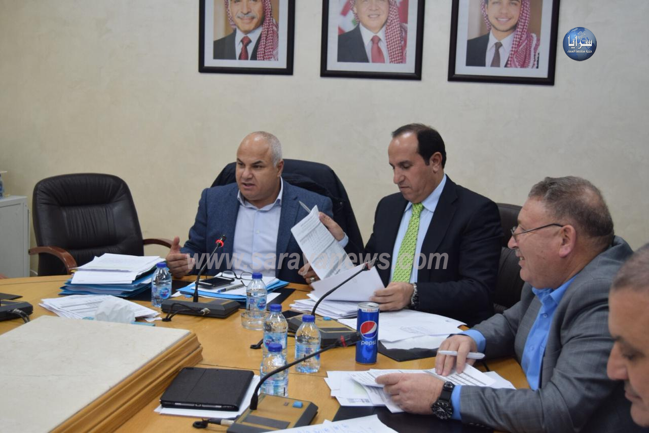 بالصور  .. اجتماع اللجنة المالية لمناقشة الموازنة العامة مع وزير الأوقاف والشؤون والمقدسات الإسلامية