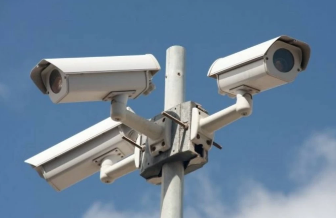 امانة عمان تهدي دائرة السير ووزارة الإدارة المحلية 270 كاميرا للمخالفات البيئية