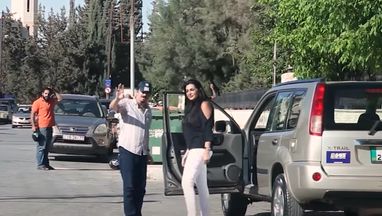 الكاميرا الخفيه: سرقة السيارة 