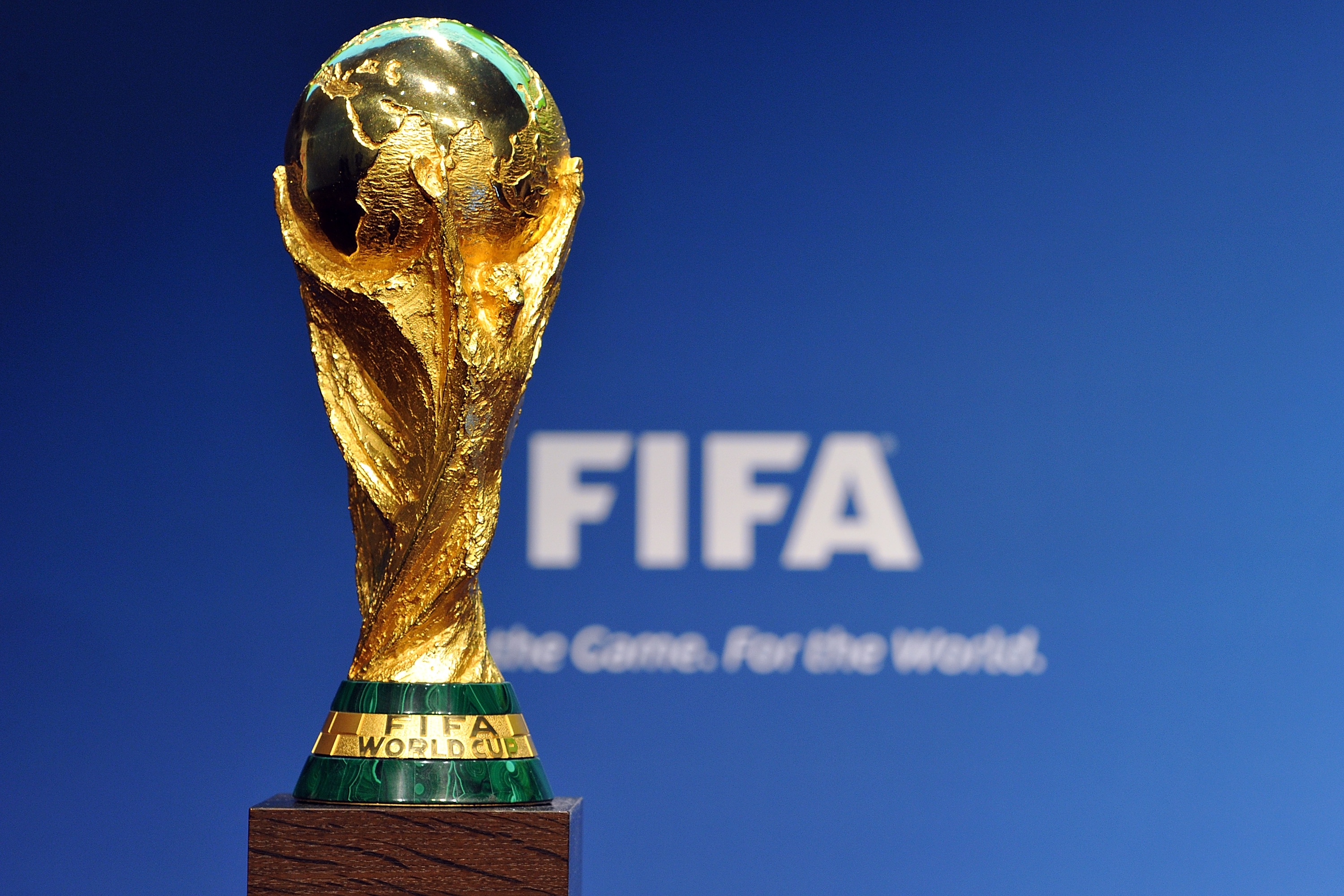 وزيران لبنانيان يتوجهان إلى قطر لطلب بث كأس العالم من دون تكلفة