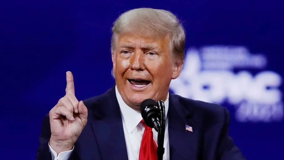 ترامب يتوعد إيران بضربات أقوى إذا فشلت مفاوضات إسلام آباد