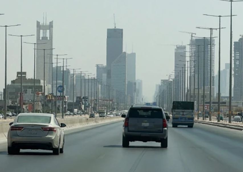 السعودية ترفع أسعار الكهرباء والمياه وتقر دعما شهريا بـ500 ريال للمواطنين