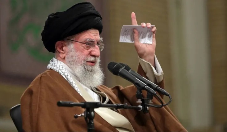 ترامب في رسالة إلى خامنئي: أفضّل التفاوض بدلا من شيء آخر