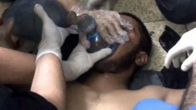 بالفيديو  ..  قوات الأسد وعناصر حزب الله يستخدمون الكيماوي في زملكا