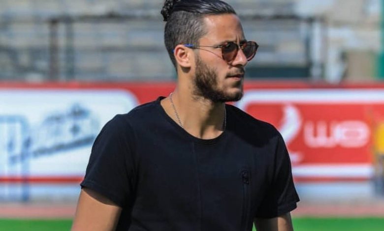 إعلامي بقناة الزمالك يحرج نجم الأهلي السابق بسبب إكرامي ورمضان صبحي