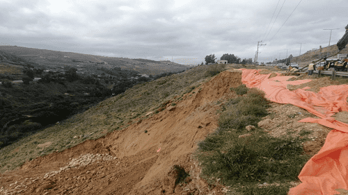 الأشغال: انهيارات طريق (إربد-عمّان) نتيجة الطبيعة الجيولوجية