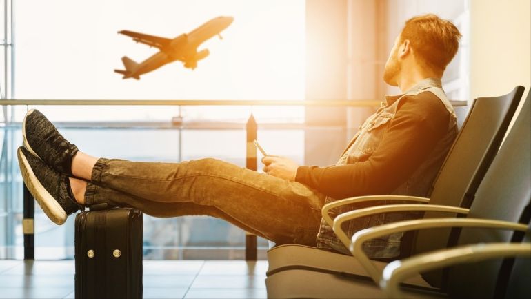 السفر بمفردك أم مع الأصدقاء: أيهما يمنحك التجربة الأفضل؟