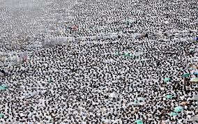 : المستحبات والمكروهات في الحج - باب الوصية بالنساء