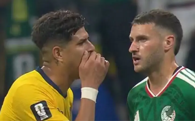 قانون فينيسيوس ..  هينكابي ثاني لاعب يطرد في كأس العالم بسبب تغطية فمه