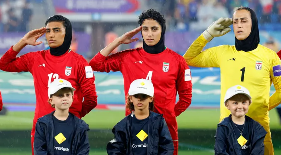 الاتحاد الإيراني عن لاعبات المنتخب: نساء لكن تصرفهن "رجولي"