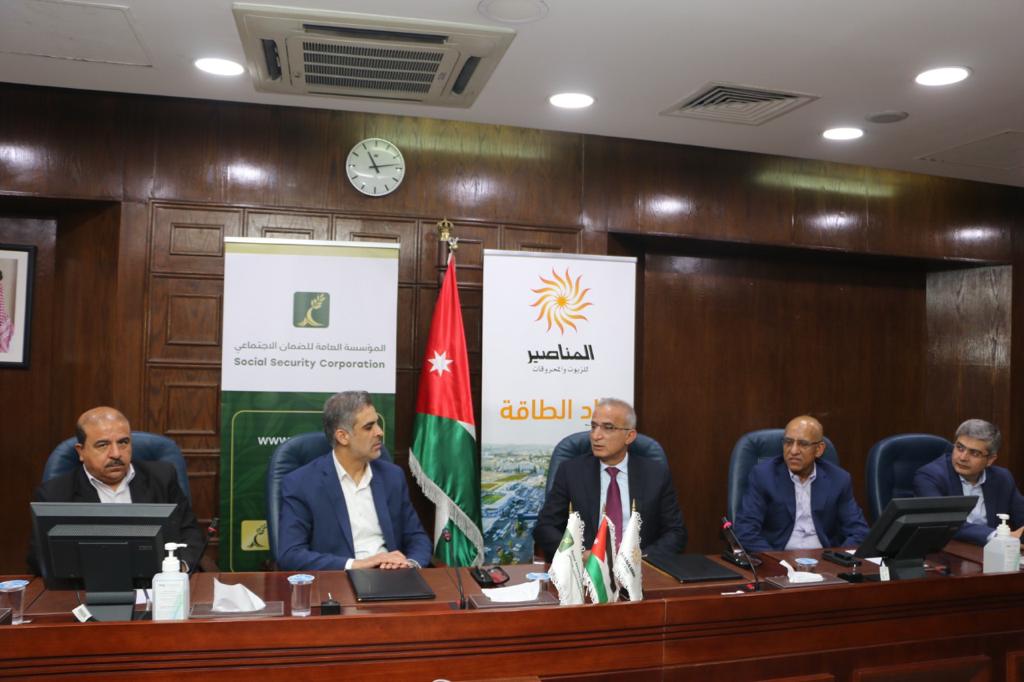 الضمان والمناصير توقعان اتفاقية تعاون لتقديم خدمات التقسيط للمتقاعدين لتزويد المركبات والمنازل بالوقود وفترة التقسيط تصل إلى خمسة أشهر