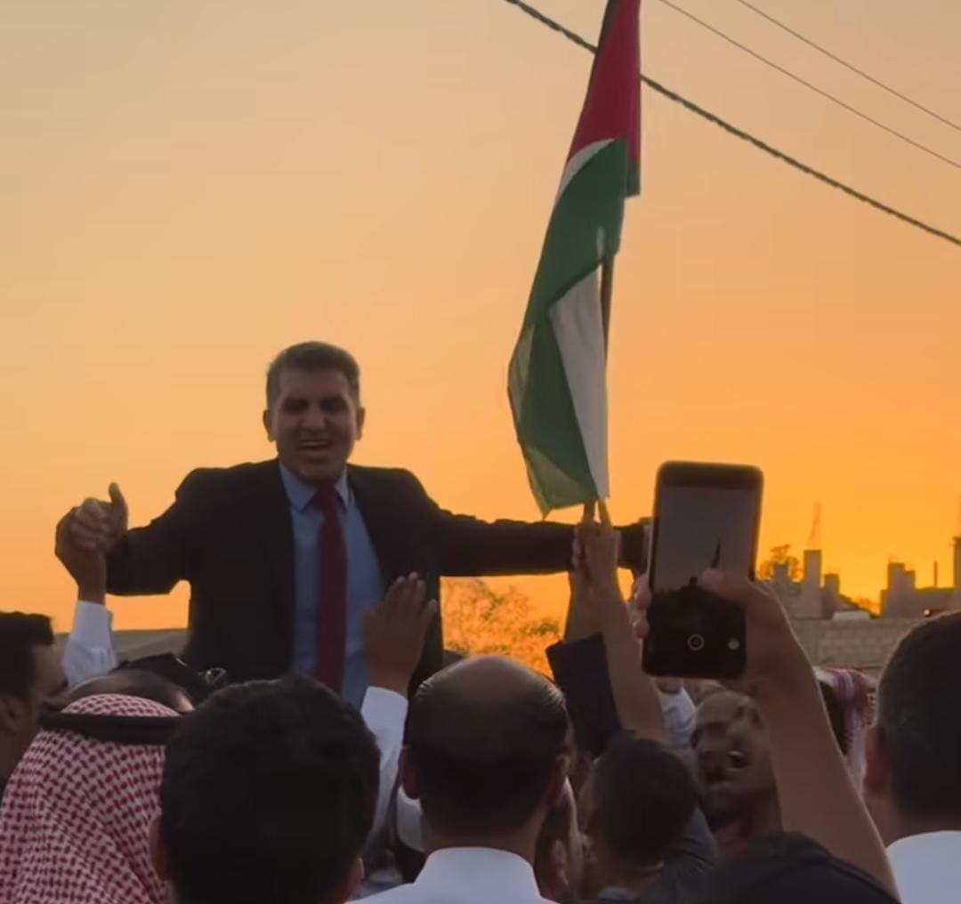 استقبال مُهيب لمحبوب البادية الشمالية "العميد الركن عواد صياح الشرفات"  ..  فيديو 