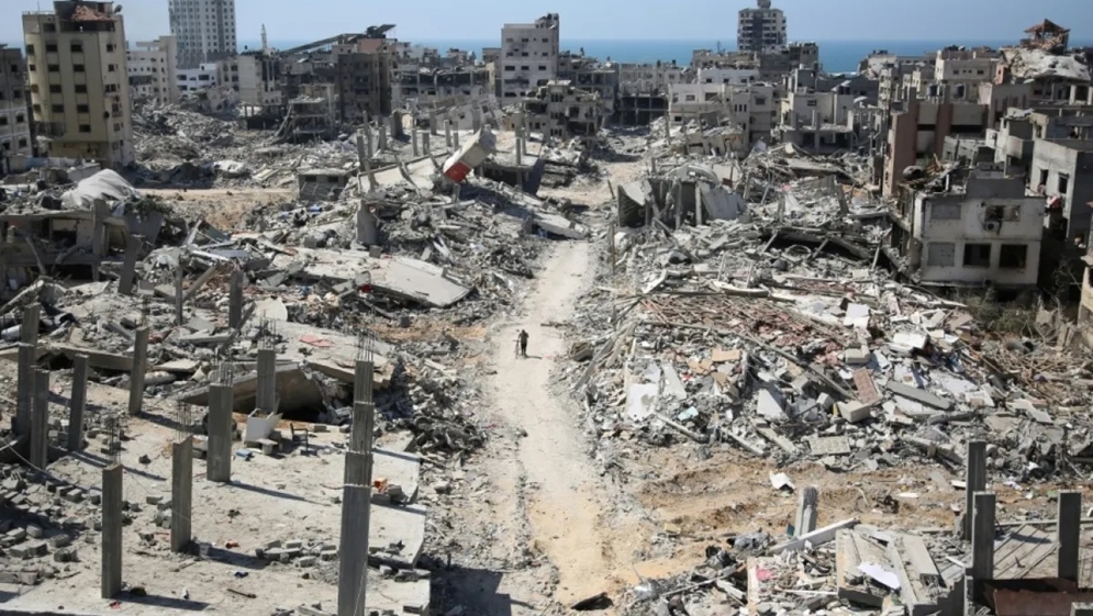 أكثر من 10 آلاف شهيد فلسطيني مدفونون تحت أنقاض غزة في "أكبر مقبرة جماعية في العالم"