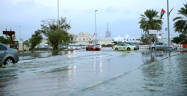 تجمعات مياه الأمطار ..  "بلدية إربد" تتابع والمواطنون يشتكون