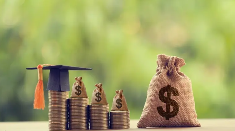 "أسوأ" 10 تخصصات جامعية من حيث "الرواتب" بعد 5 سنوات من التخرج