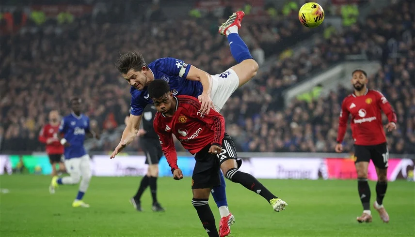 مانشستر يونايتد يقضي على إيفرتون ويقتحم المربع الذهبي