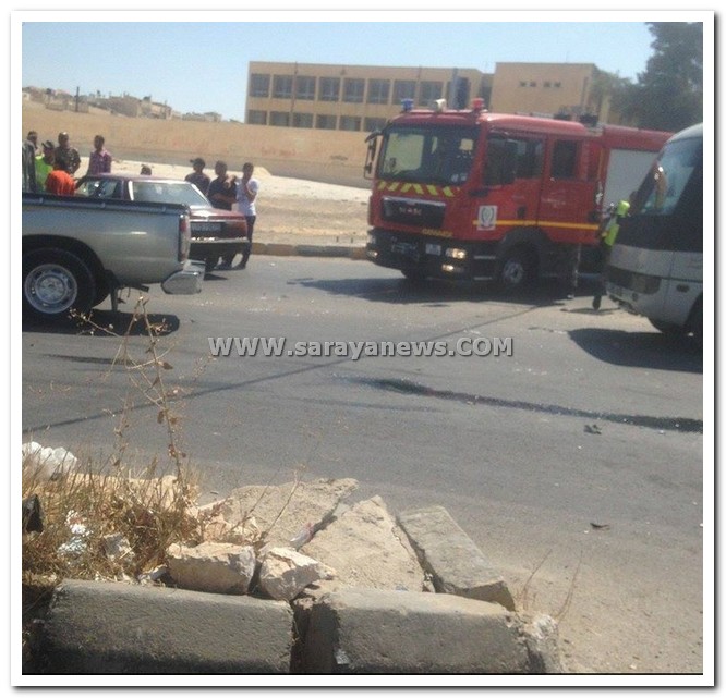 حادث تصادم بين 3 مركبات يتسبب بأضرار مادية 