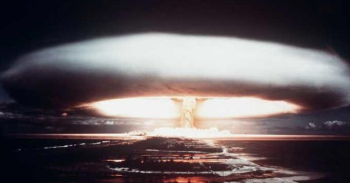 يشمل النووي ..  ماكرون مستعد "للنقاش" حول الدفاع عن أوروبا