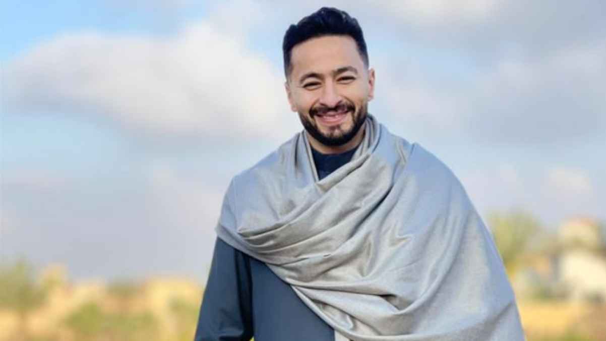 بعد إعادتها للمسروقات ..  حمادة هلال يتصالح مع عاملة سرقت فيلته