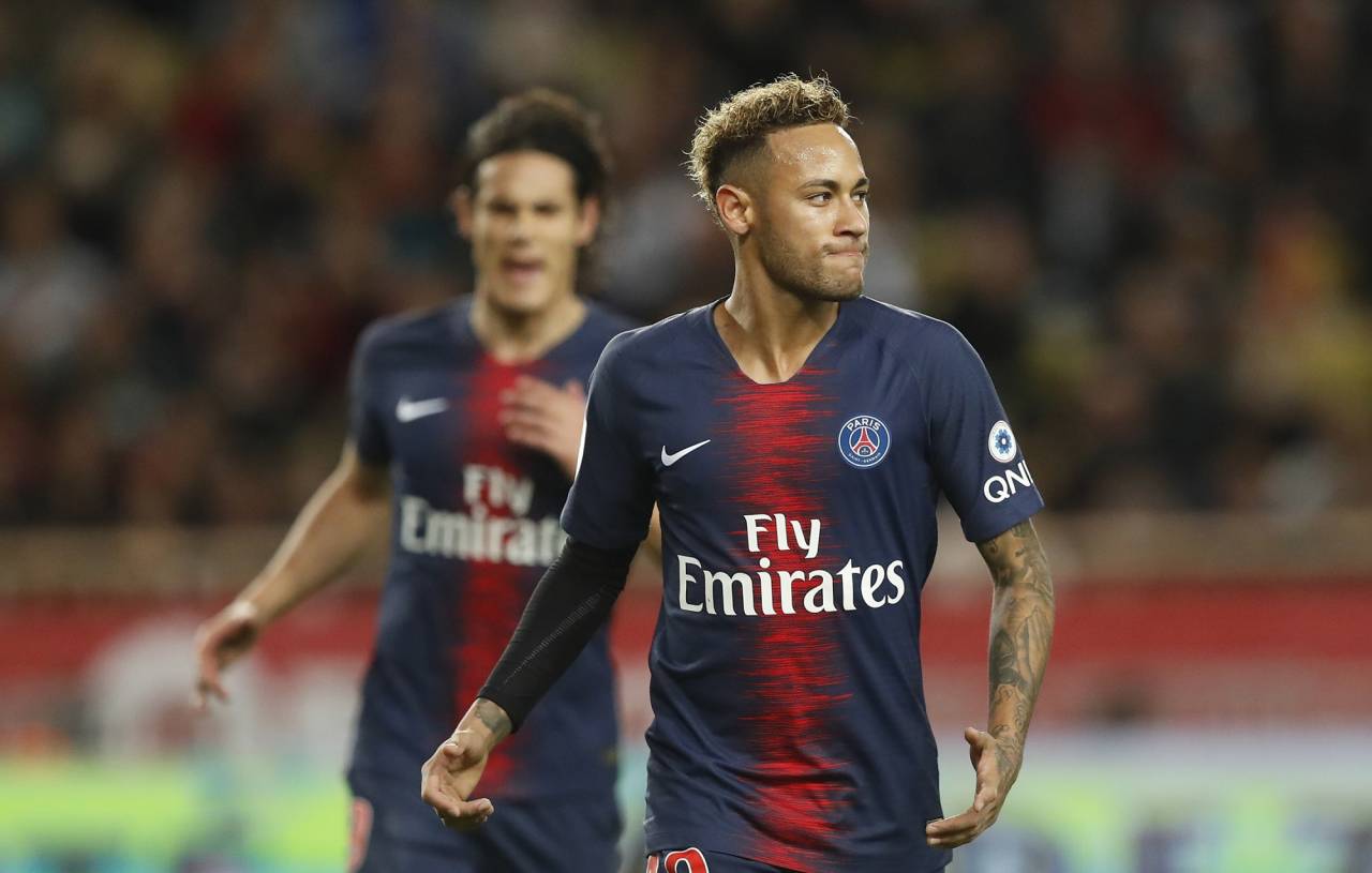 أسطورة ريال مدريد السابق يُحرض نيمار على خيانة برشلونة مجدداً 