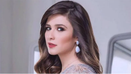 ياسمين عبدالعزيز تبكي على إنستغرام ..  فيديو يشغل التواصل