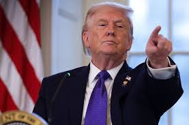 ترامب يترك الغارات الجوية على إيران ضمن الخيارات