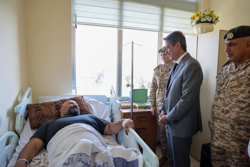 وزير الشباب يطمئن على صحة البطل البارالمبي الكابتن معتز الجنيدي 