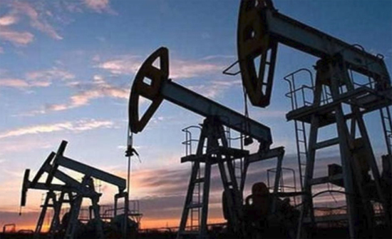 انخفاض أسعار النفط في الأسواق العالمية 