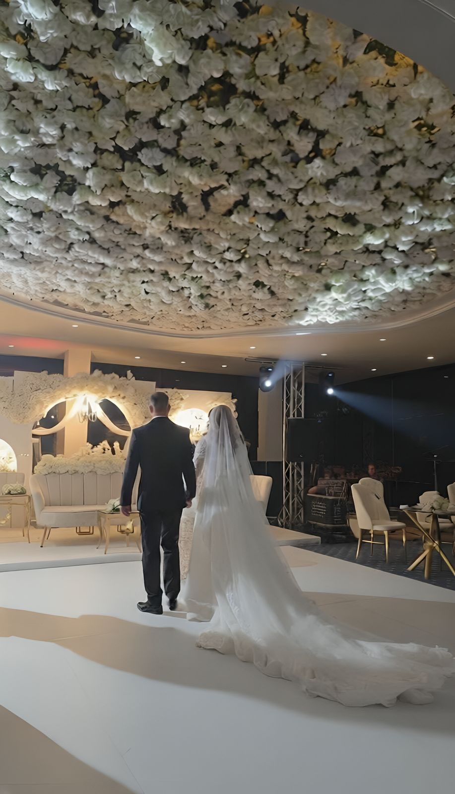 "سرايا" تهنئ عروب العبادي وتبارك لها زفافها 