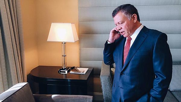 الملك يبحث في اتصال هاتفي مع رئيس الوزراء العراقي العلاقات الثنائية