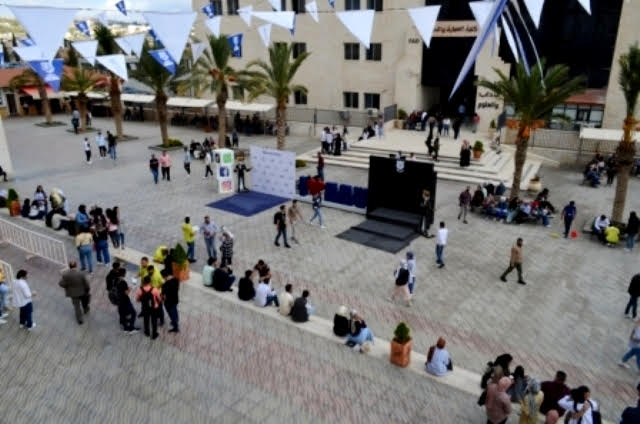  جامعة عمان الأهلية تتزيّن بعودة طلبتها للدراسة وجاهياً