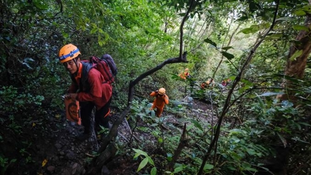 إندونيسيا ..  العثور على جثث جميع ركاب الطائرة المنكوبة