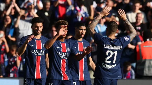 باريس يفوز بالدوري الفرنسي للمرة الرابعة على التوالي