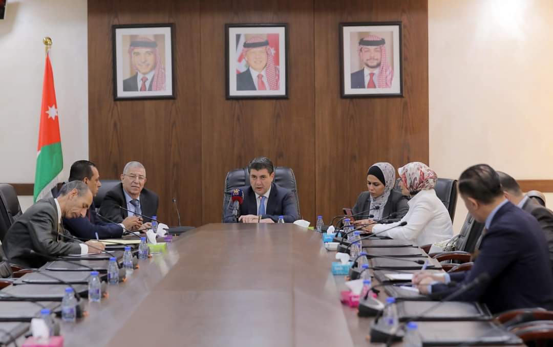 "البيئة النيابية" تُثمن إرسال الأردن طائرة مُساعدات طبية ودوائية إلى غزة 