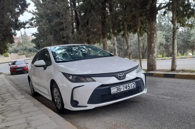 تويوتا كورولا موديل 2020 "بنزين" للبيع بسعر  17200 دينار  