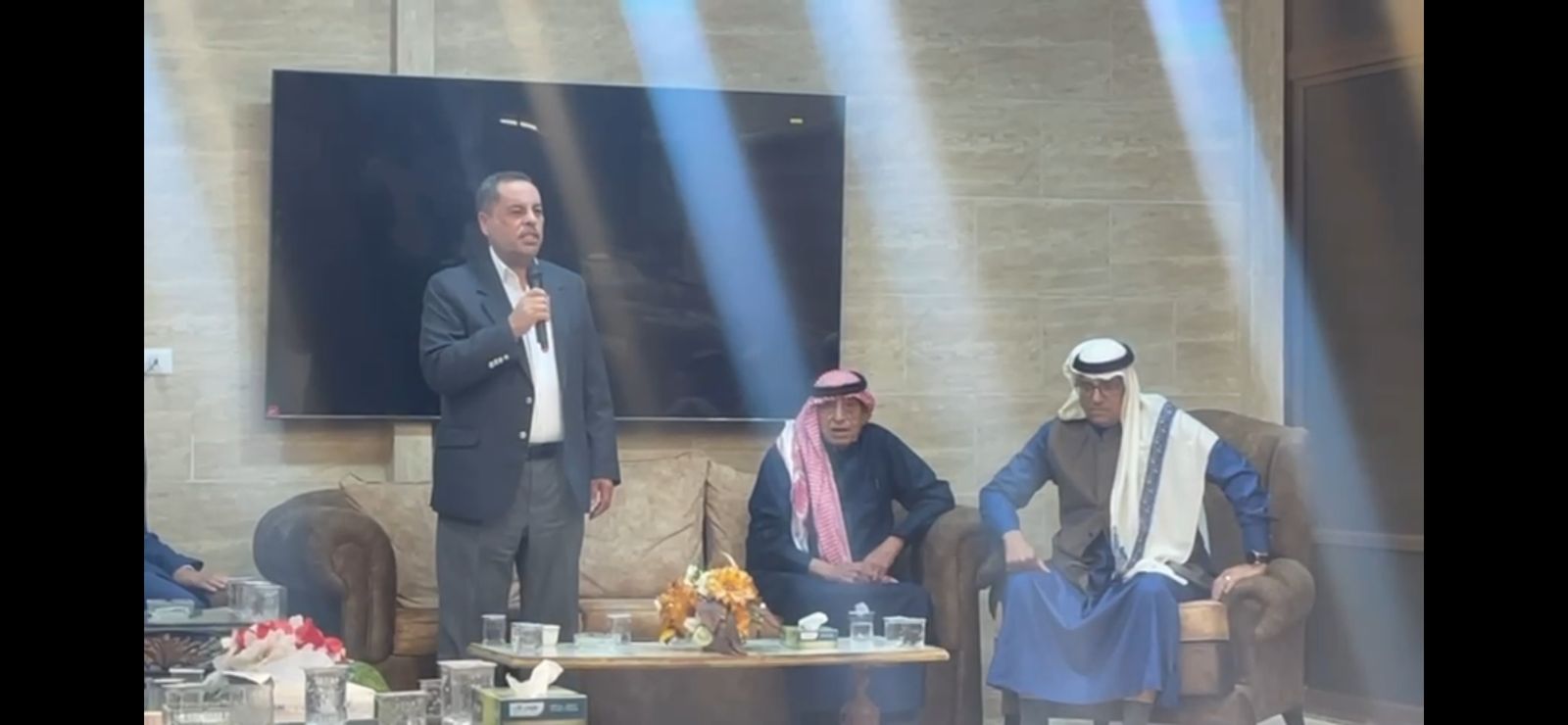 العموش والنعيم نسايب