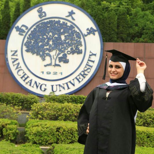 الدكتورة ميس الجبور مبروك التخرج